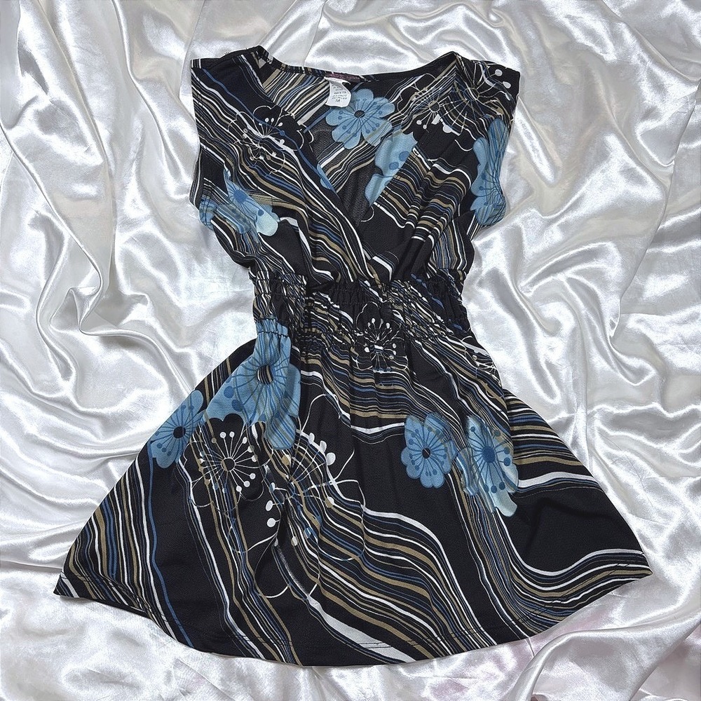 y2k Tunic Top Black Excellent Floral Smocked Waist Surplice V-Neck Agenda M